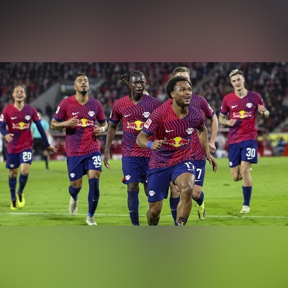 Nike Authentic Red Bull Leipzig 2023-2024 Soccer FJ8246-421 Jersey Men’s Sz: S - Picture 2 of 6